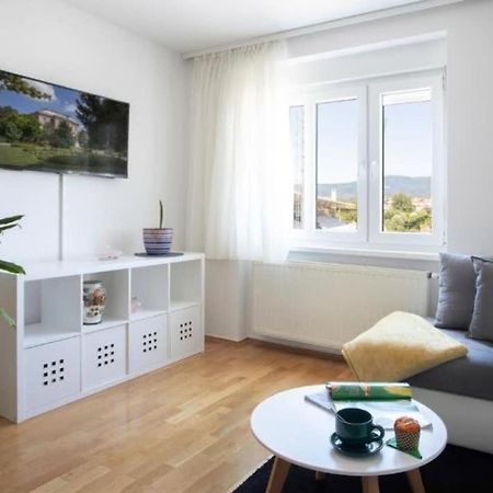 Tesla Apartment Urban Stay Загреб Екстер'єр фото