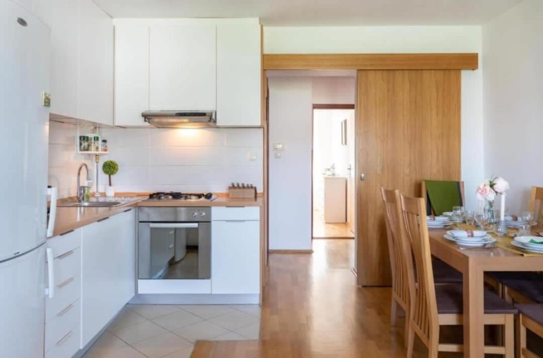 Tesla Apartment Urban Stay Загреб Екстер'єр фото